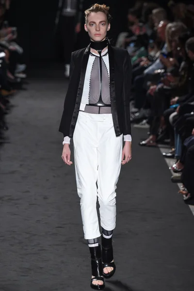 Look 3